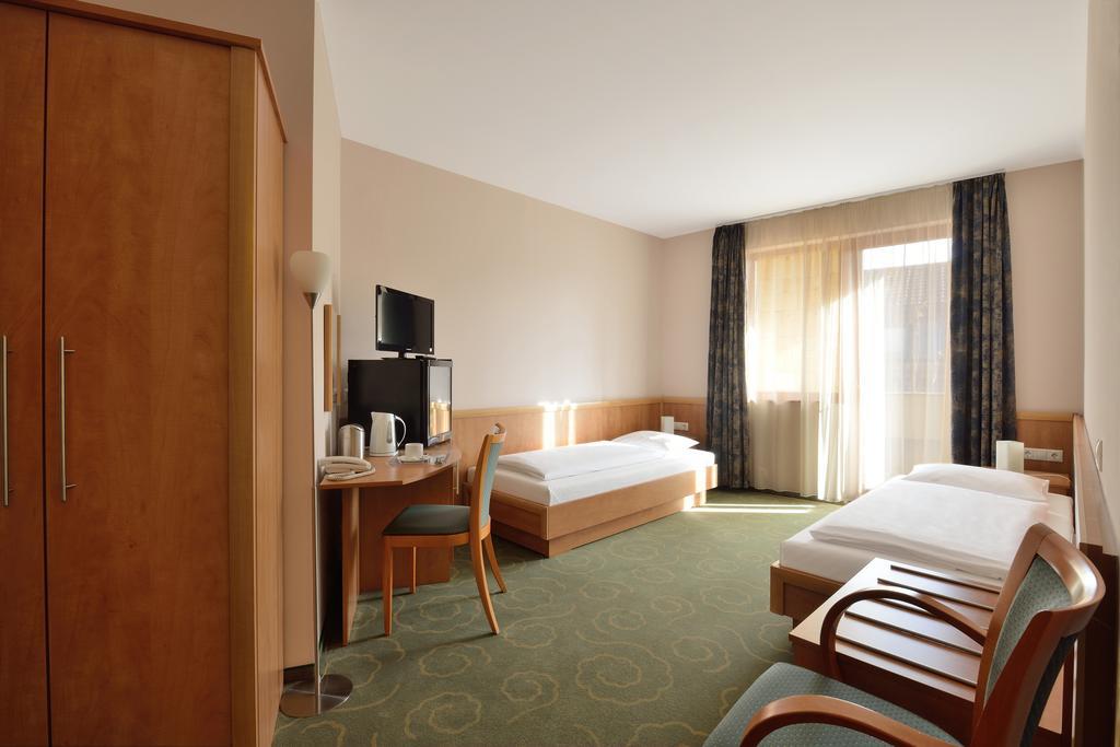 Semiramis Business Hotel Szolnok Kamer foto